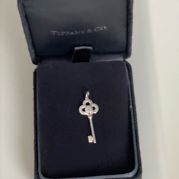 NEW Tiffany mini crown key pendant - Picture 2 of 6